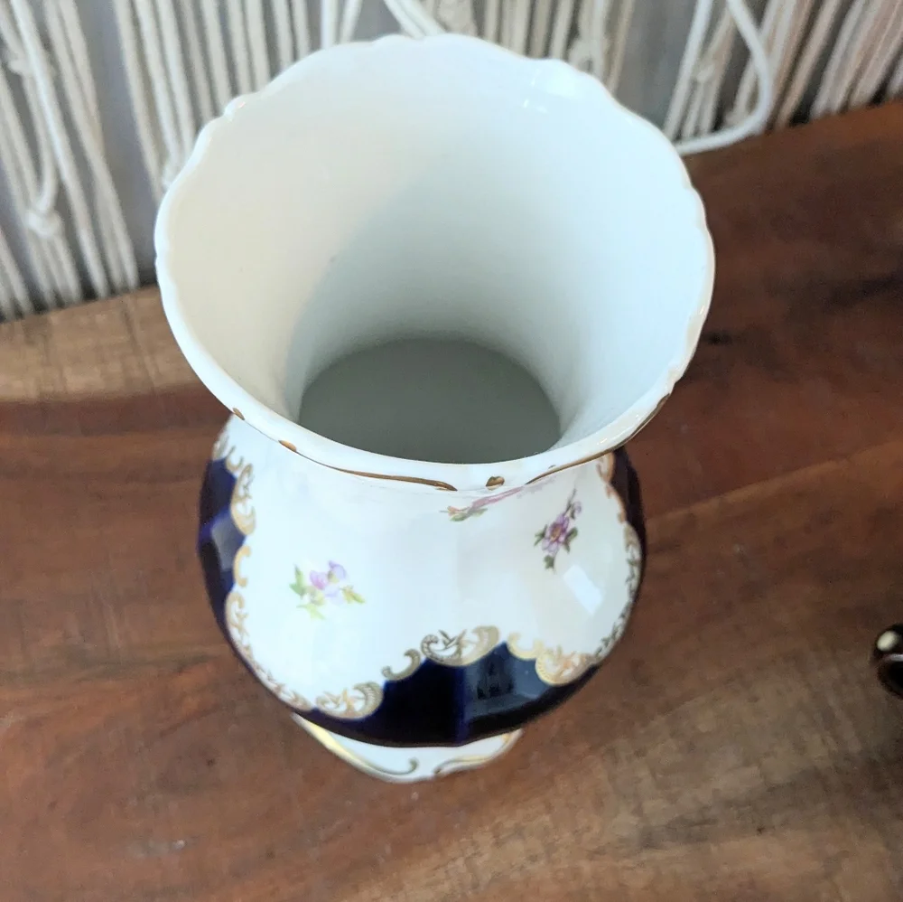 Vintage Footed Porcelain Vase – FLOWERS & GOLD PLATE by Weimar Kobar (GERMANY)